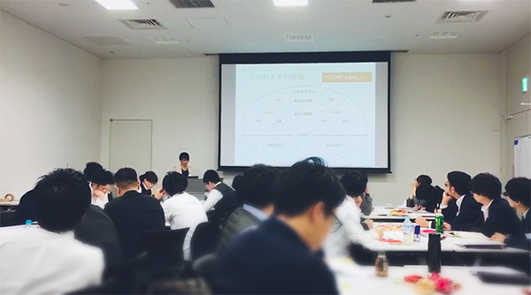 MBTIは企業の社員研修にも最適